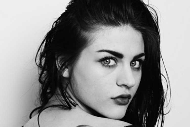 Frances bean cobain plastic surgery