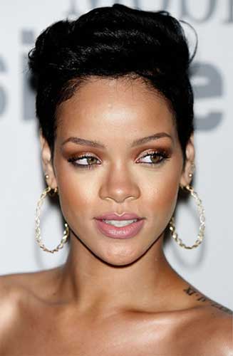 Rihanna Plastic Surgery